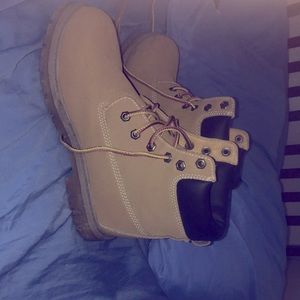 They are clean and smell good inside of the shoes they are seven in men